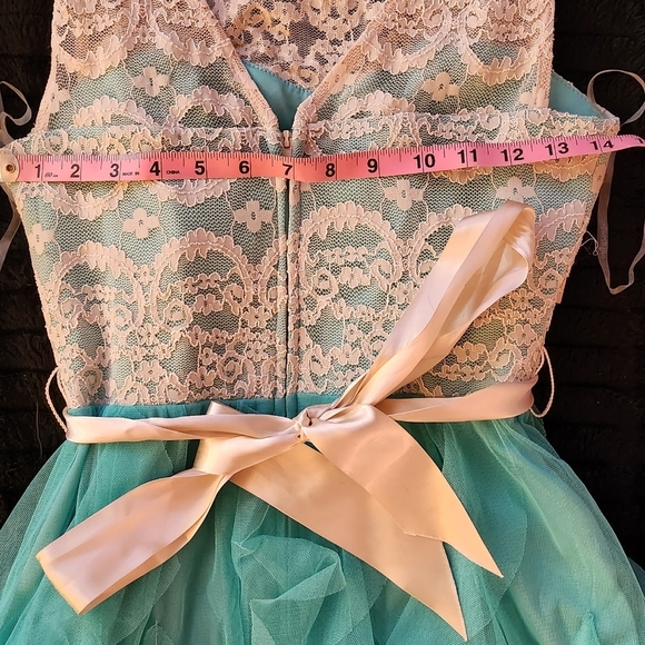 TEAZE ME SZ 7 Green/Ivory Ruffle Tulle Sleeveless Cocktail Dress - Picture 8 of 15